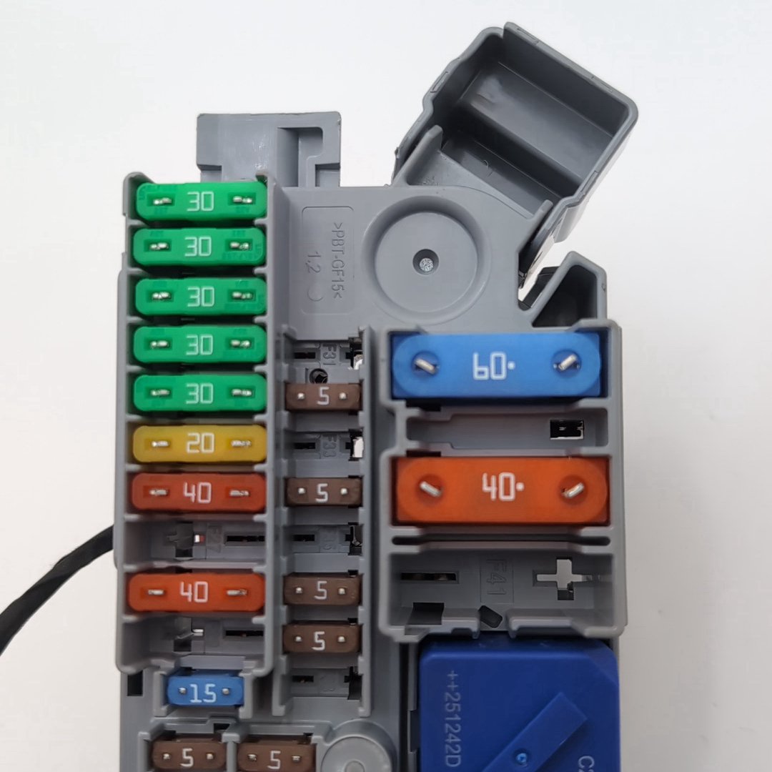 2021 - 2026 BMW M340i G20 G09 G80 G42 G87 Front Power Distribution Fuse Box