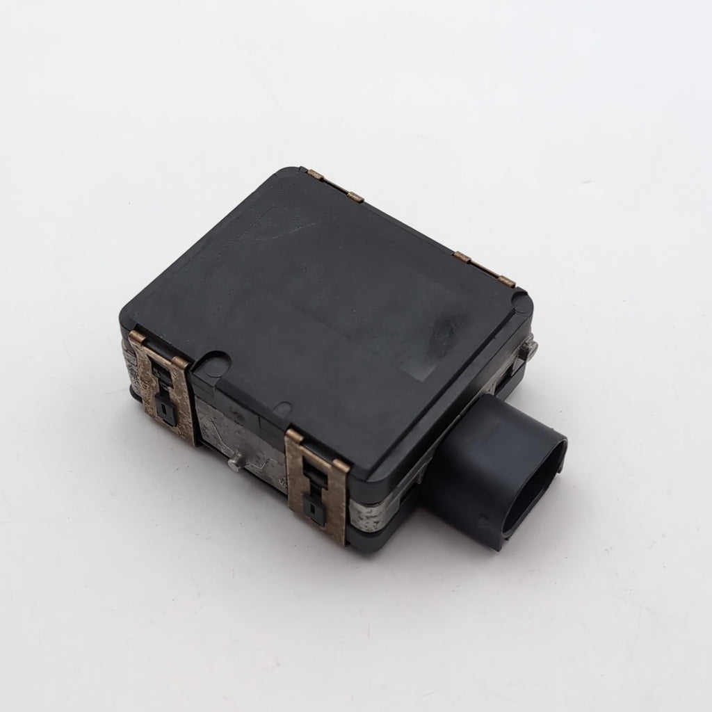 2019 - 2024 Mercedes A C CLA GLA GLE Cruise Distance Radar Sensor OEM A0009053011