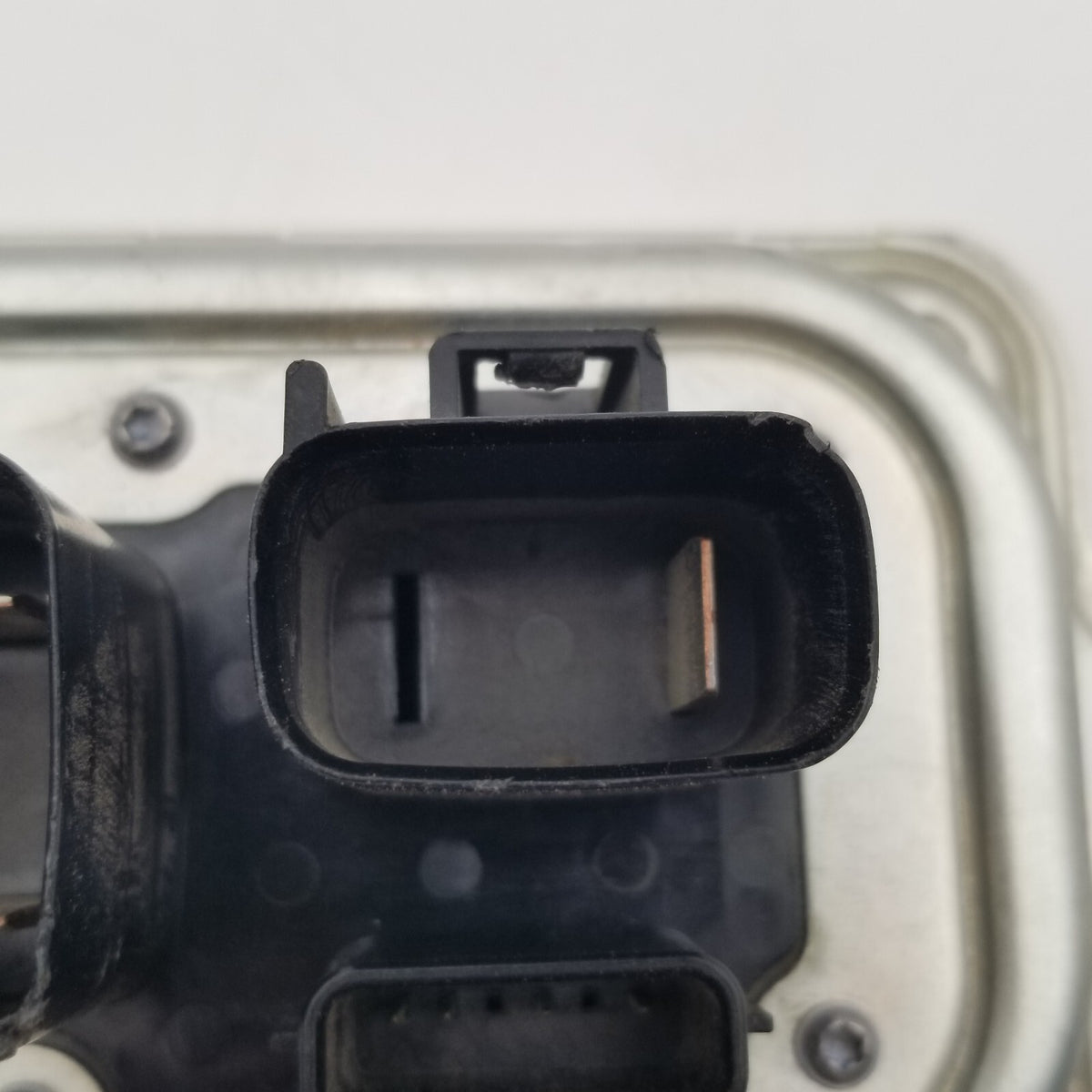 2017 2018 2019 Jaguar XF Fuel Pump Computer Voltage Control Module OEM
