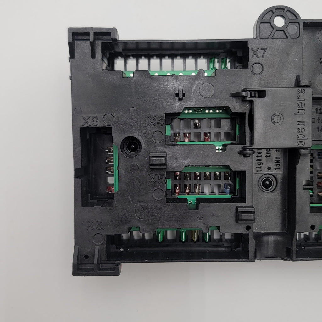 2019 - 2023 BMW M550i G30 G16 Rear Power Distribution Fuse Box 8713127