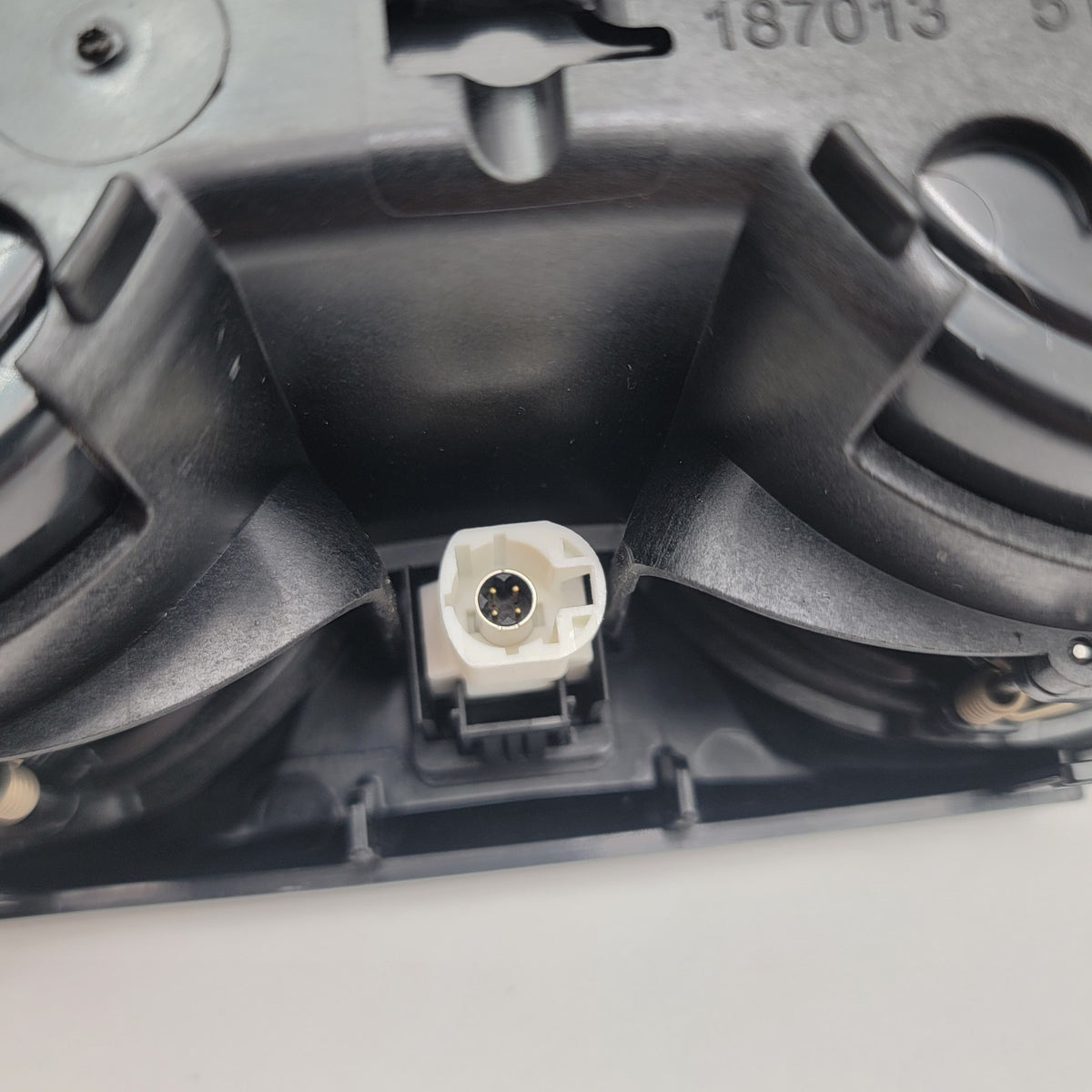 2019 - 2026 BMW G20 G22 G23 G26 G80 G83 M3 M4 Center Console Cup Holder 6809803