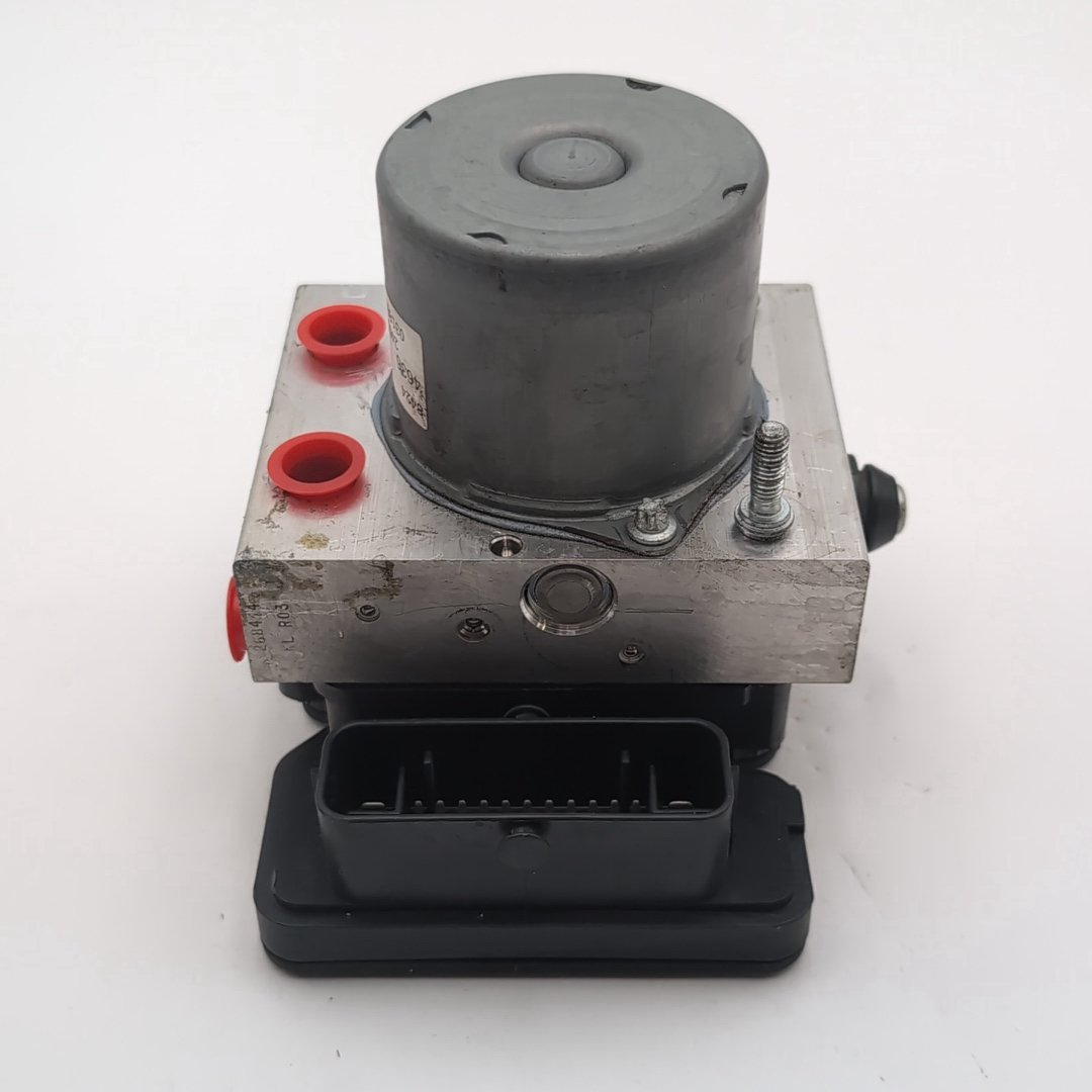 2018 Chevrolet Camaro ABS Anti Lock Brake Pump OEM 84244636