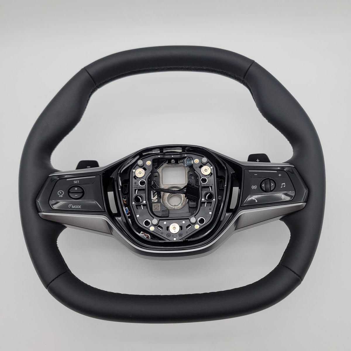 2024 BMW i5 G60 FRONT STEERING WHEEL W/ HEAT W/PARK ASSIST W/ CRUISE CONTROL