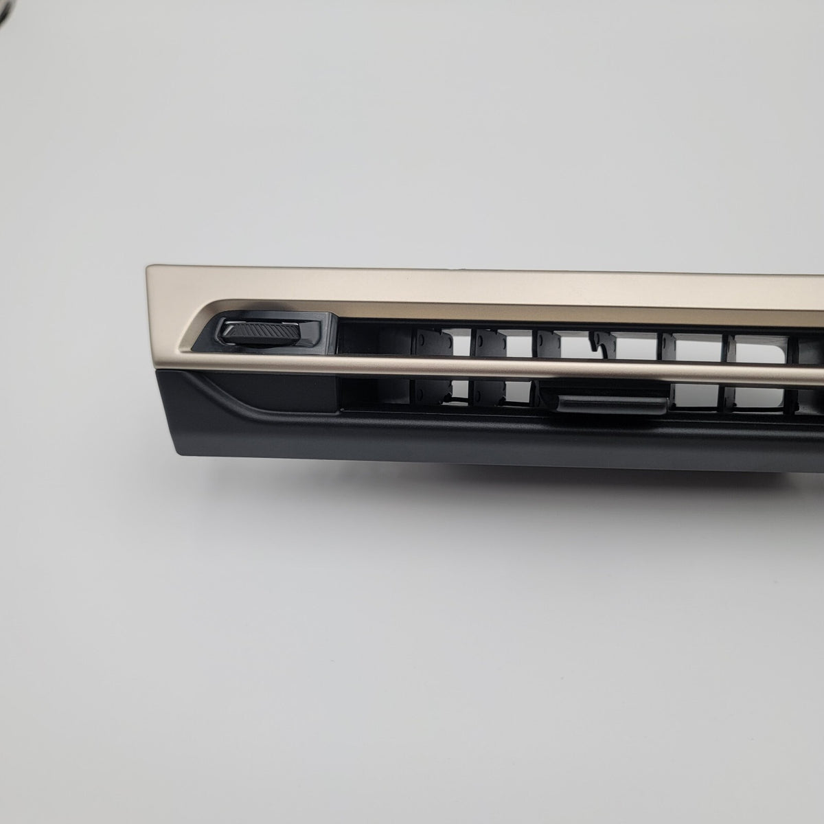 2021 - 2025 BMW iX I20 Front Dashboard Instrument Panel Air Vent 9490661