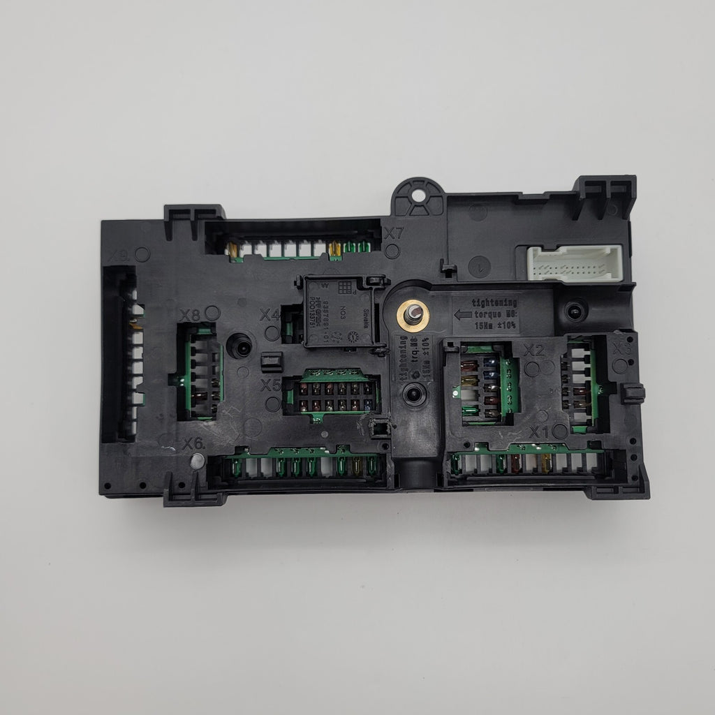2019 - 2023 BMW X5 X7 Rear Power Distribution Fuse Box 8706212