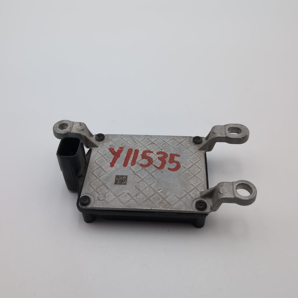 2018 2019 Nissan Rogue Sport Qashqai Cruise Distance Radar Sensor 28438-5HK2A