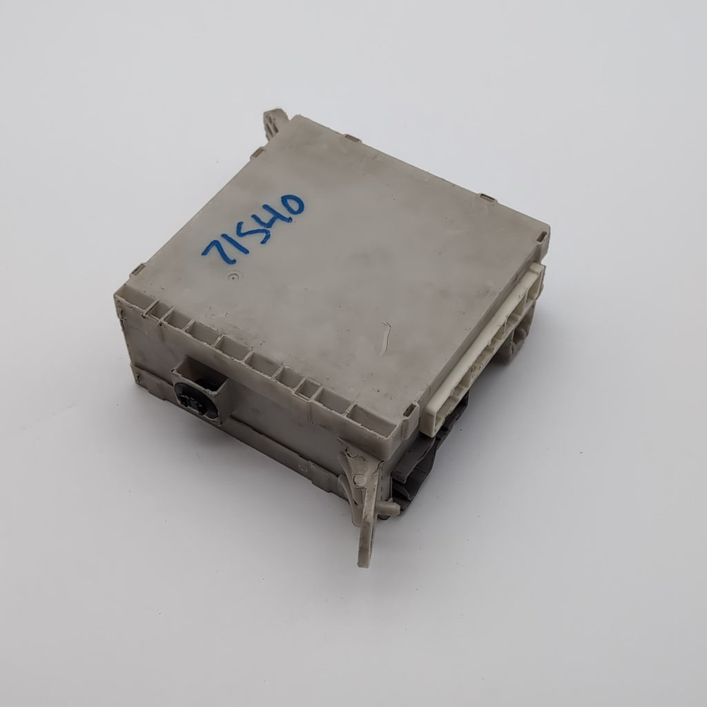 2010 2011 2012 Lexus Ls460 Xf40 Rear Trunk Fuse Relay Box Junction 82670-50150