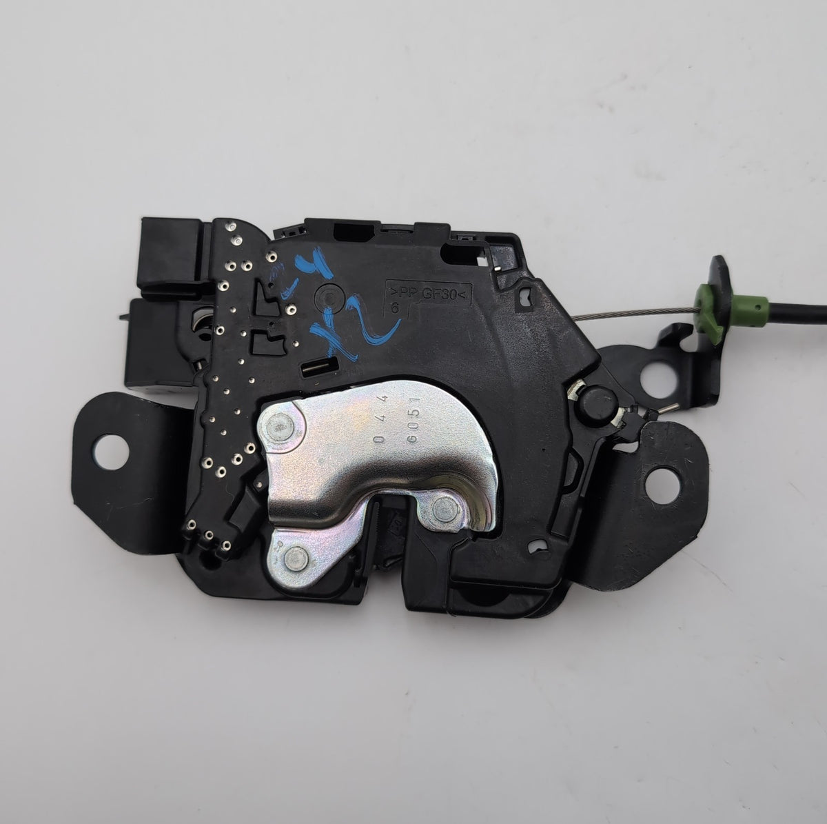 2022 - 2025 BMW X1 X2 Trunk Lid Lock Latch Actuator Assembly 9450528 5B539E4