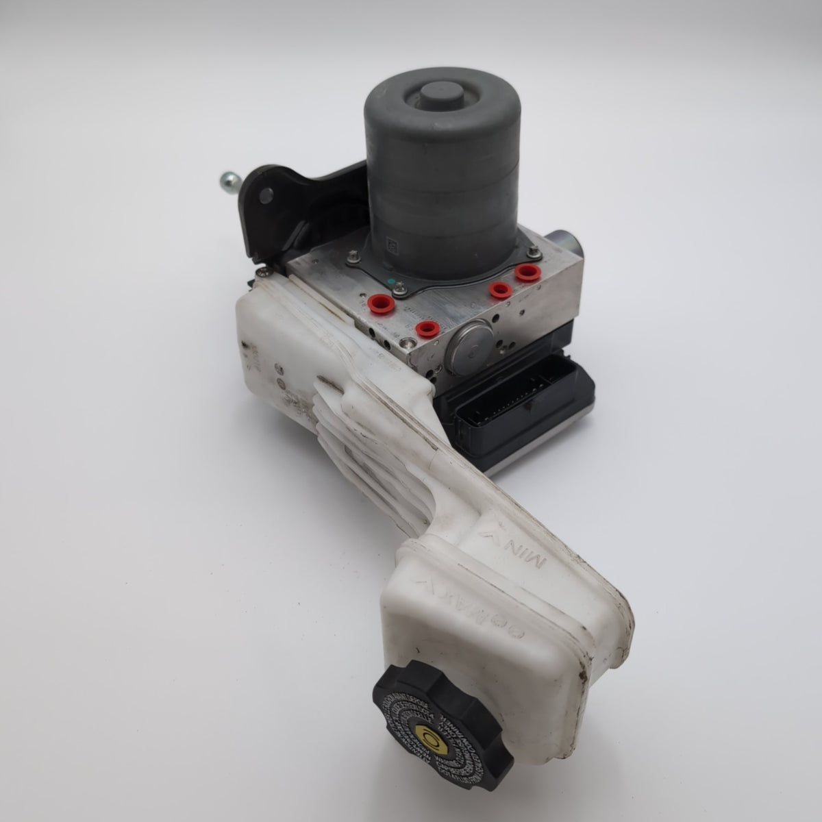 2022 2023 2024 Cadillac 2.0L ABS Master Cylinder Brake Booster 87814754