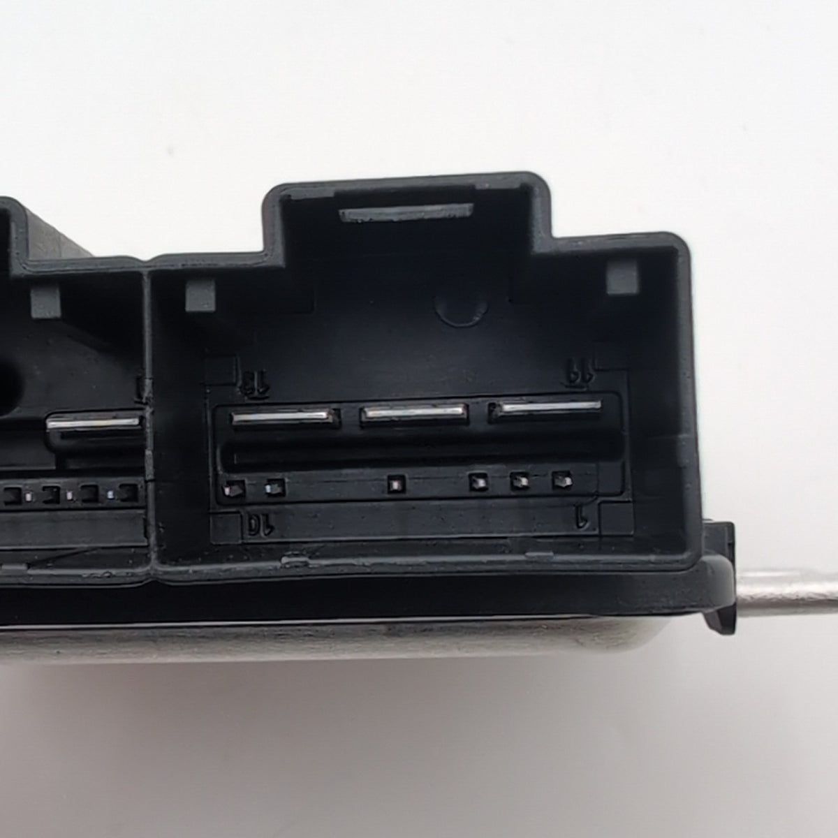 2024 - 2026 BMW 2 5 7 G60 G70 F74 X1 X2 X3 X5 X6 X7 Fuel Pump Control Module