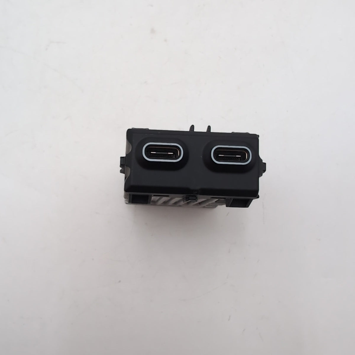 2025 2026 BMW 540i 530i 550e i5 M5 X3 G45 Dual Socket USB Port 5B51C73
