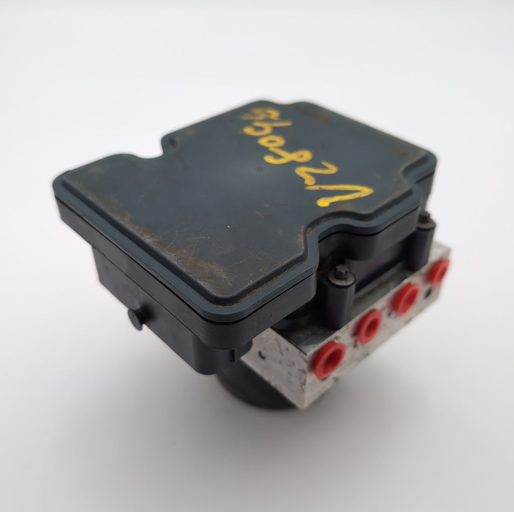 2015 Chrysler 200 2.4L ABS Anti Lock Brake Pump Control Unit 68232470AB