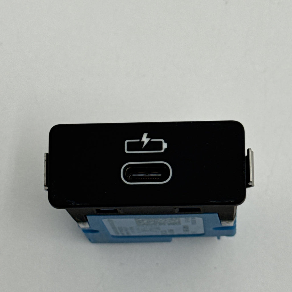 2019 - 2026 BMW G20 G21 G22 G26 G15 G30 G42 X3 Single USB Socket Port 5B51C70