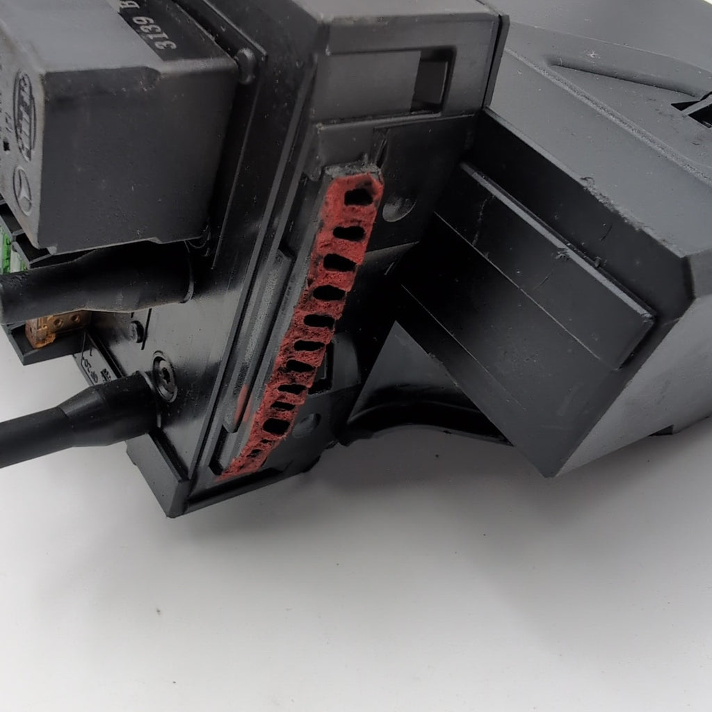 2010- 2018 Mercedes W212 E350 W218 CLS550 Rear SAM Fuse Box Relay Control Unit