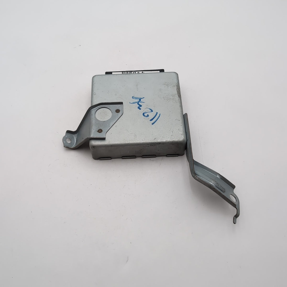 2004 2005 Lexus GX470 Stabilizer Control Module OEM 89271-60011