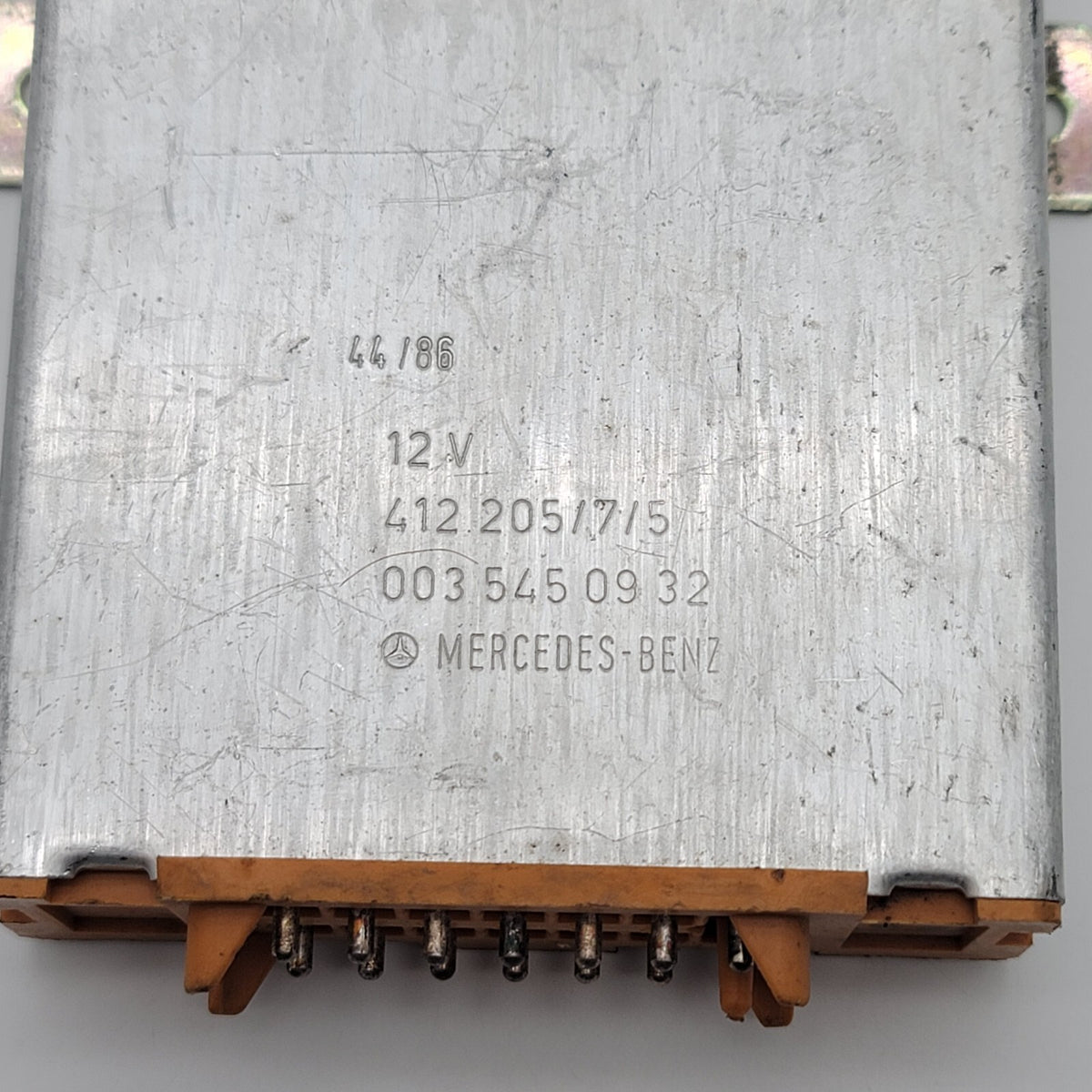 1986 1987 1988 1989 1990 1991 1992 Mercedes-Benz 300E Control Module 0035450932