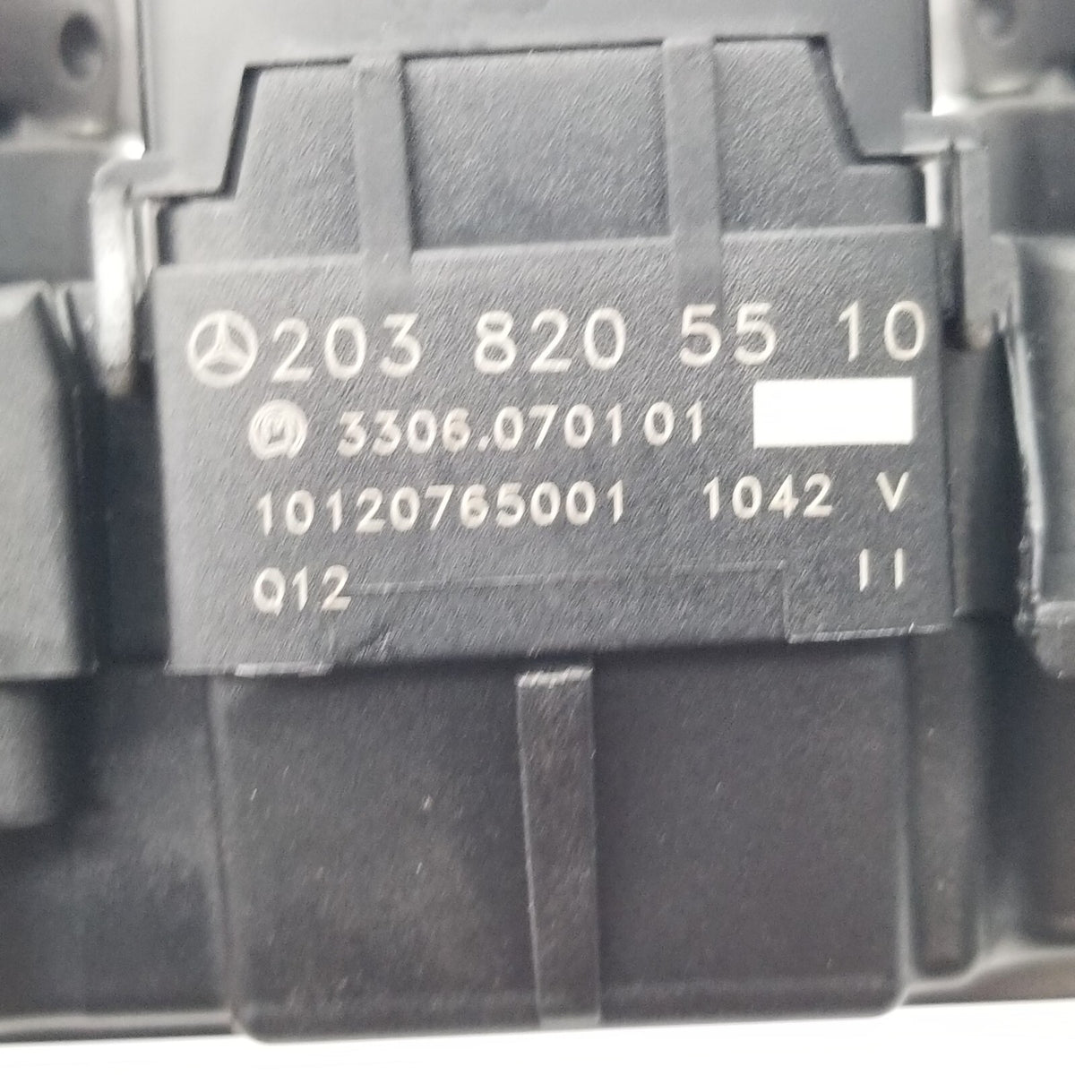 00 01 02 03 04 Fits Mercedes W203 C320 Center Dash Control Switch 2038205510 Oem