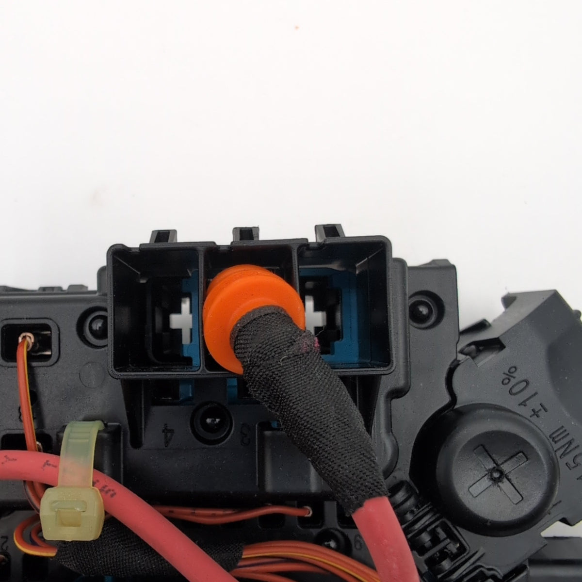 2022 - 2026 BMW 228i F74 X1 X2 iX B+ Positive Power Distribution Fuse Relay Box