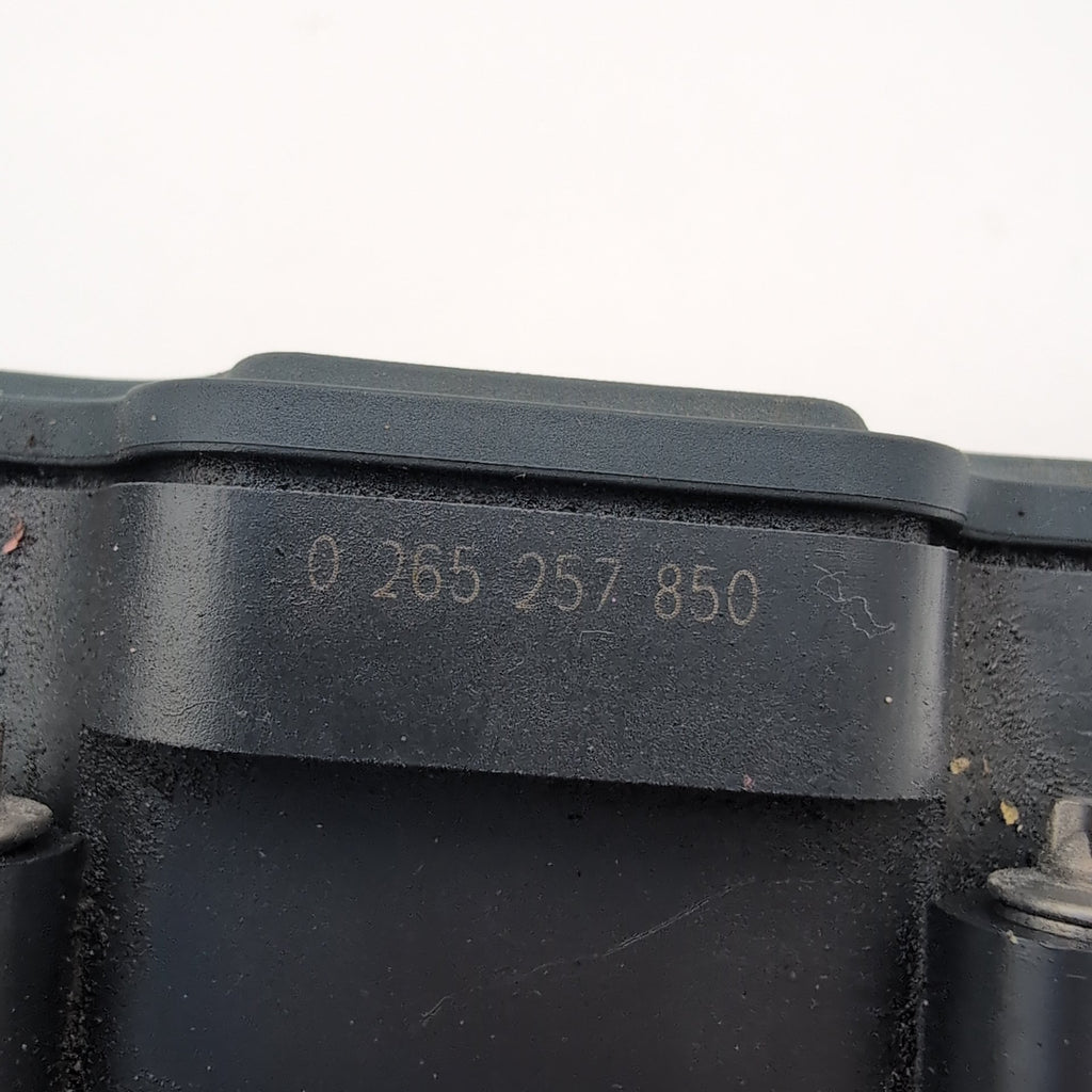 2016 2017 Chevrolet Malibu ABS Anti Lock Brake Pump Control Unit OEM 84139399