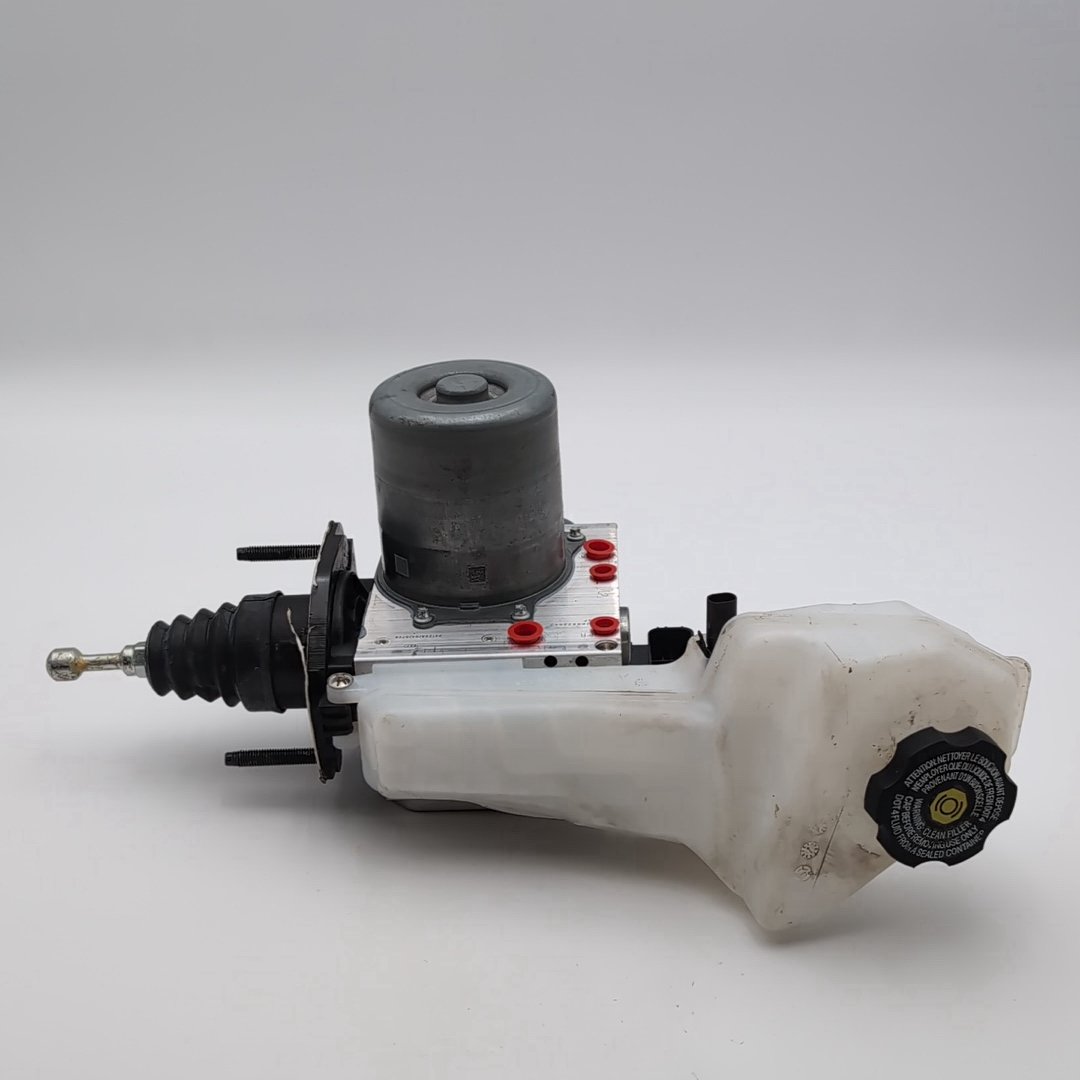 2025 Cadillac CT4 2.0L Master Cylinder ABS Brake Booster 85707837