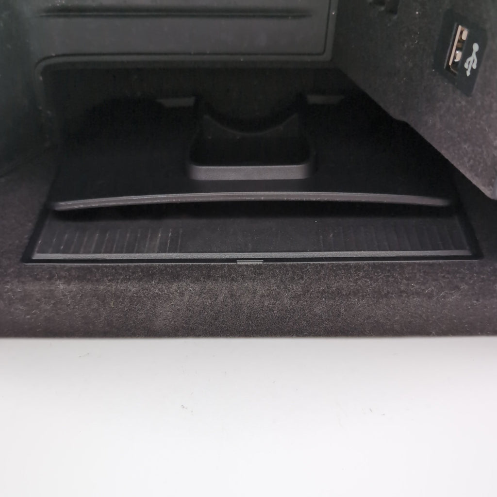 2016 - 2019 BMW 740i 750i Center Console Storage Compartment Wireless Charger