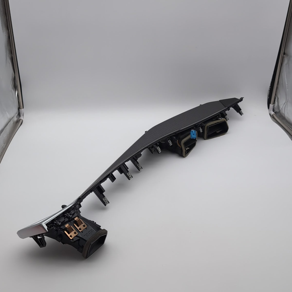 2024-2026 BMW G42 G20 G22 Center Dash Air Vent Assembly Trim Aluminum Rhombicle