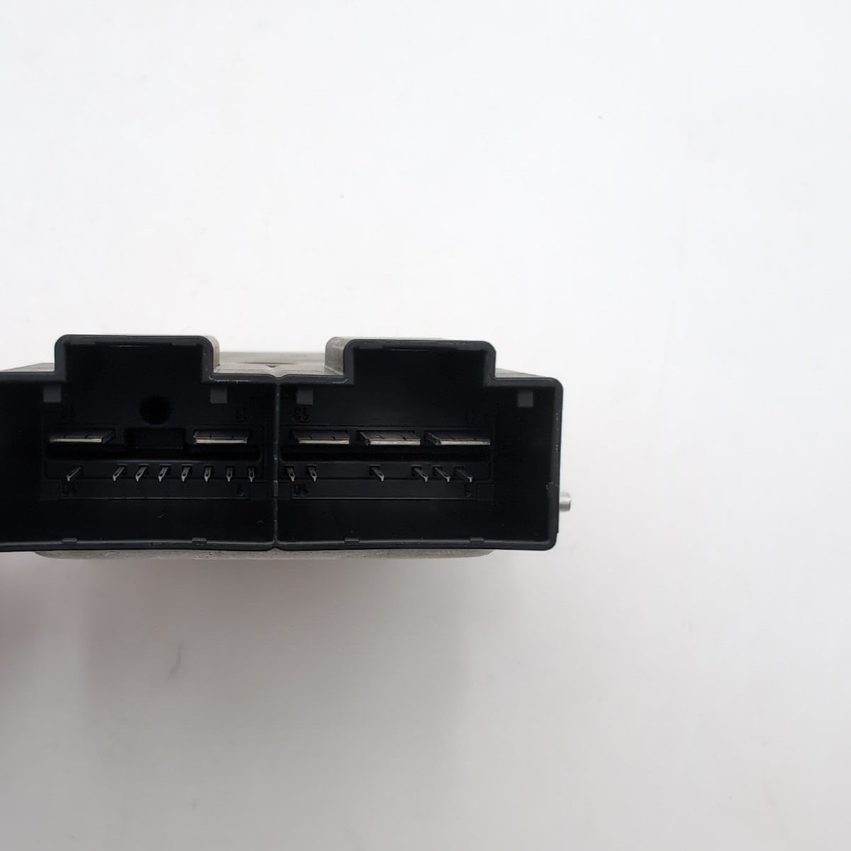 2024 - 2026 BMW 2 5 7 G60 G70 F74 X1 X2 X3 X5 X6 X7 Fuel Pump Control Module