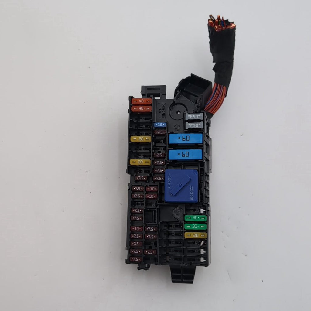 2023 - 2026 BMW 540i G60 G45 G70 G90 Power Distribution Fuse Box 5A039C3