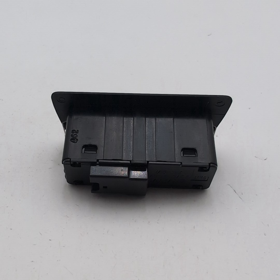 2019 - 2025 BMW G30 G12 X3 M3 X5 X6 Tailgate Liftgate Lock Unlock Switch Button